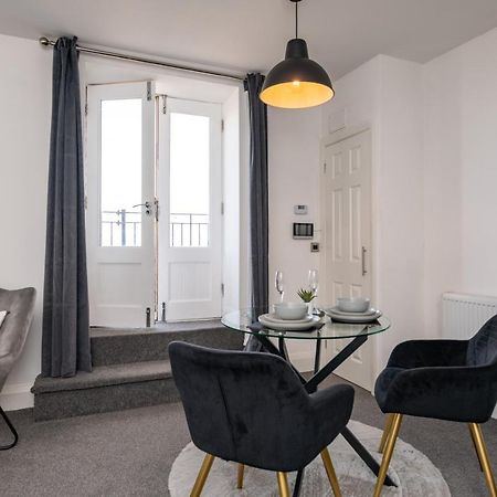 The Croston Balcony Apartment- Morecambe Central Promenade, Beach Front And Sea Views Экстерьер фото