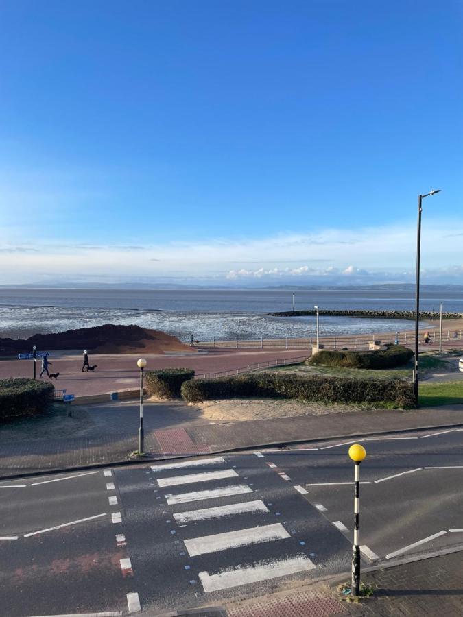 The Croston Balcony Apartment- Morecambe Central Promenade, Beach Front And Sea Views Экстерьер фото