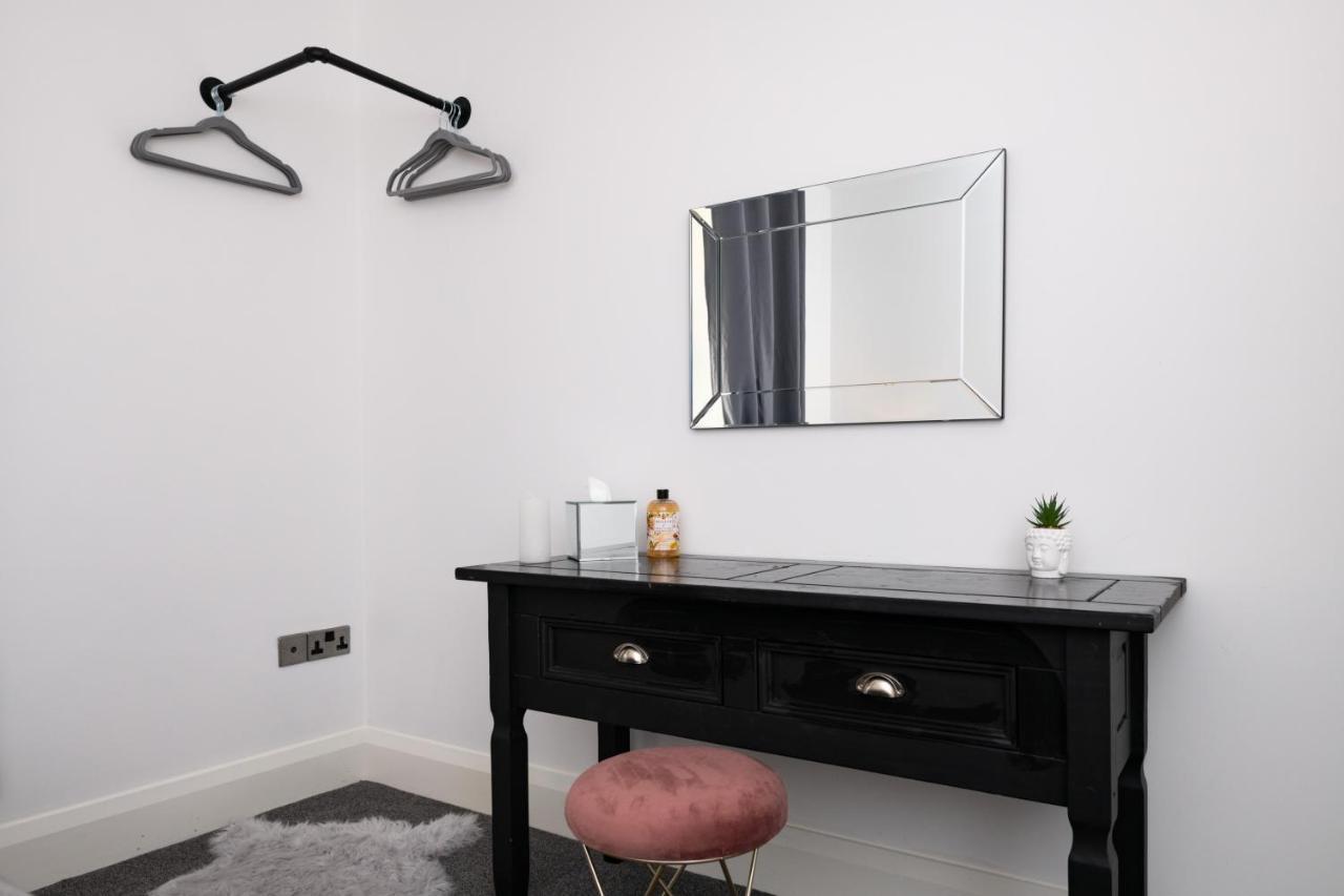The Croston Balcony Apartment- Morecambe Central Promenade, Beach Front And Sea Views Экстерьер фото