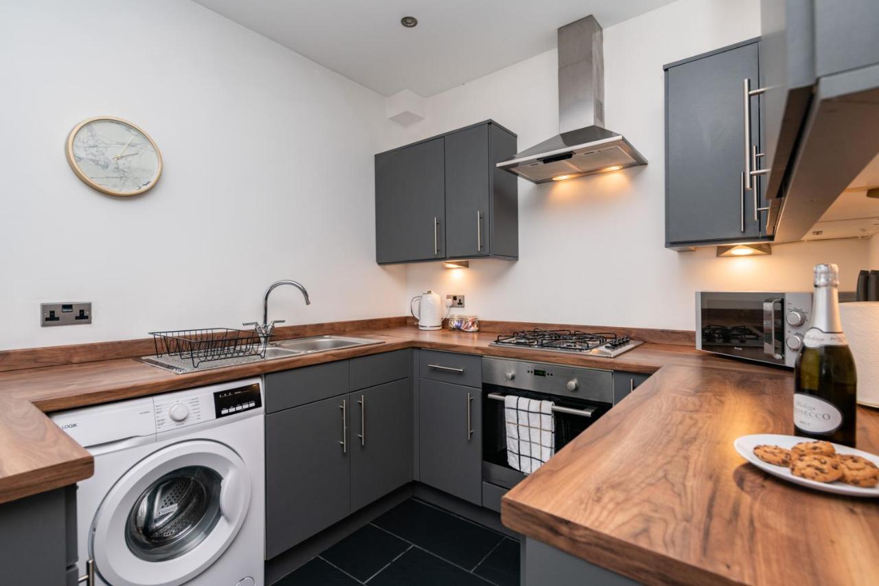 The Croston Balcony Apartment- Morecambe Central Promenade, Beach Front And Sea Views Экстерьер фото